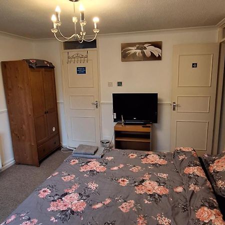 Spacious And Serene Stay Near Milton Keynes Centre Willen 部屋 写真