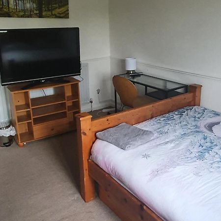 Spacious And Serene Stay Near Milton Keynes Centre Willen 部屋 写真