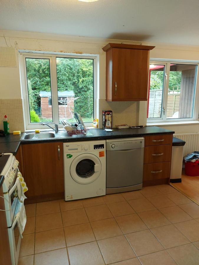 Spacious And Serene Stay Near Milton Keynes Centre Willen エクステリア 写真