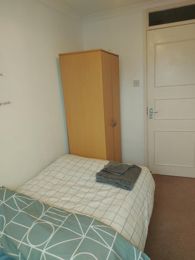 Spacious And Serene Stay Near Milton Keynes Centre Willen エクステリア 写真