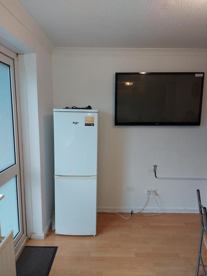 Spacious And Serene Stay Near Milton Keynes Centre Willen エクステリア 写真