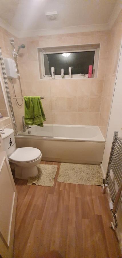 Spacious And Serene Stay Near Milton Keynes Centre Willen エクステリア 写真