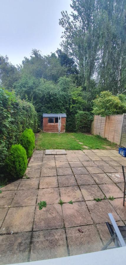 Spacious And Serene Stay Near Milton Keynes Centre Willen エクステリア 写真