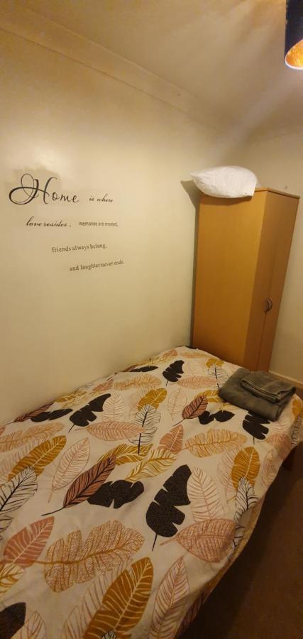Spacious And Serene Stay Near Milton Keynes Centre Willen エクステリア 写真