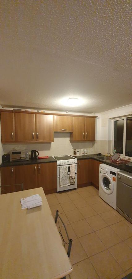Spacious And Serene Stay Near Milton Keynes Centre Willen エクステリア 写真
