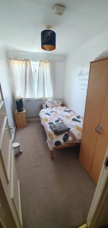Spacious And Serene Stay Near Milton Keynes Centre Willen エクステリア 写真