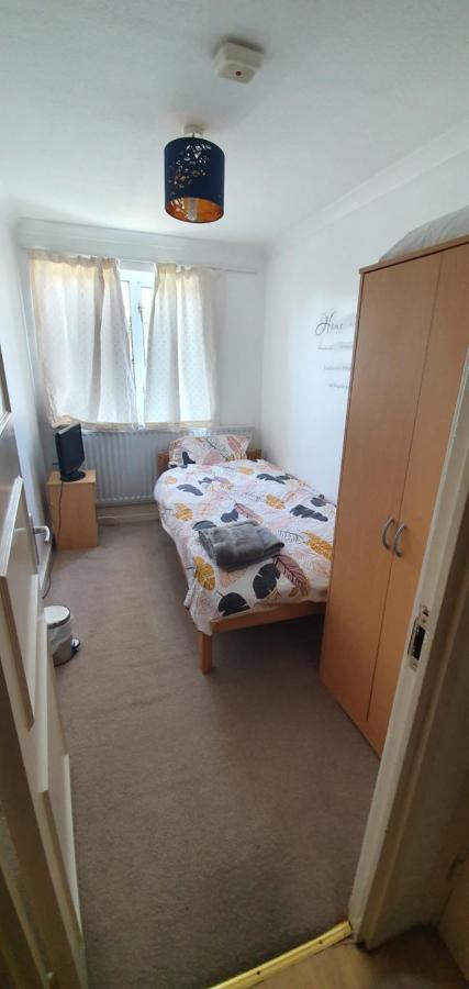 Spacious And Serene Stay Near Milton Keynes Centre Willen エクステリア 写真