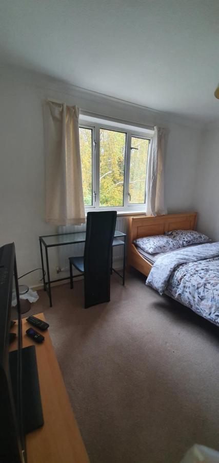 Spacious And Serene Stay Near Milton Keynes Centre Willen エクステリア 写真