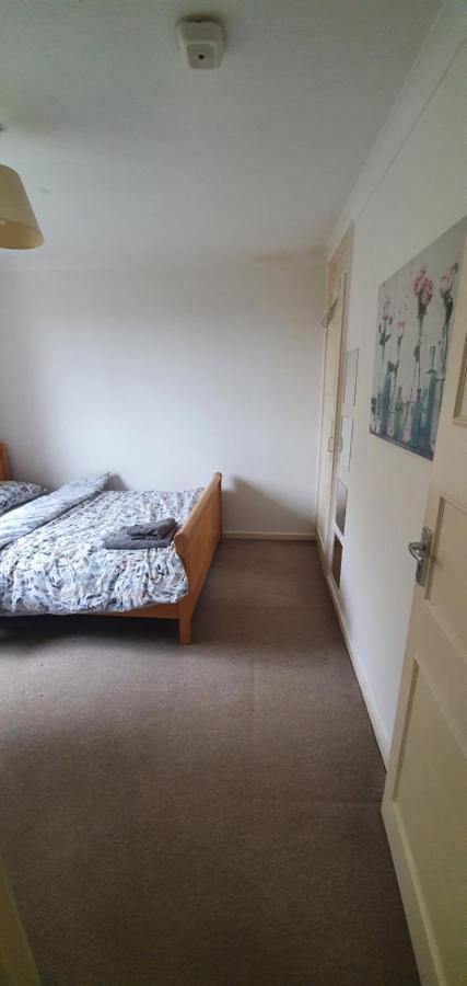 Spacious And Serene Stay Near Milton Keynes Centre Willen エクステリア 写真